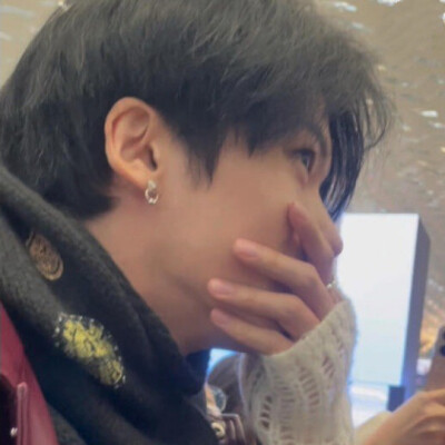 闫桉