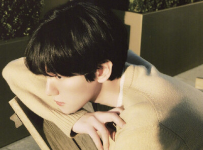 边伯贤橙光素材