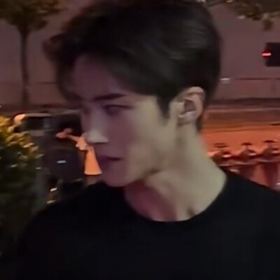 闫桉