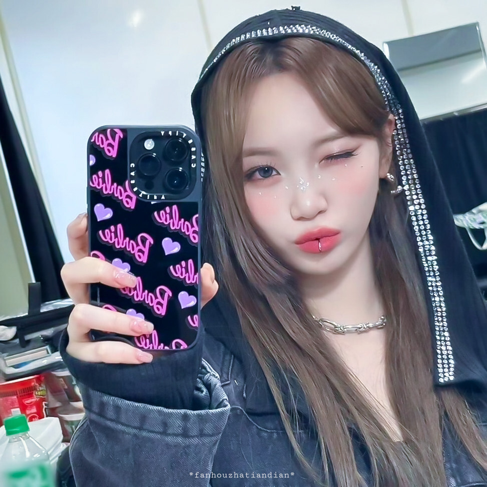tlefirstᵀʰᵉ ᶠⁱʳˢᵗ ᵒⁿᵉ ᵒᵘᵗ ᵒᶠ ᵗʰᵉ ᵇⁱᵍ ʷⁱⁿᵈ ᶜᵃᵐᵉ ʰᵒᵐᵉ ʷⁱᵗʰ ᵐᵉ.