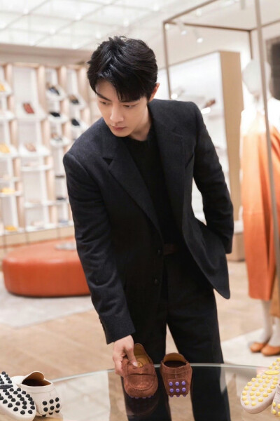 肖战 | 2025米兰时装周 