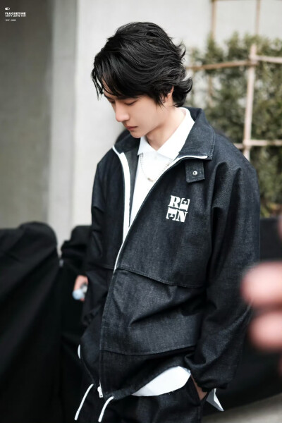 王一博