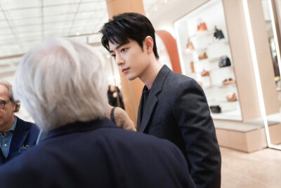 肖战 | 2025米兰时装周 