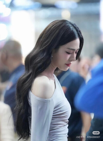 邝玲玲