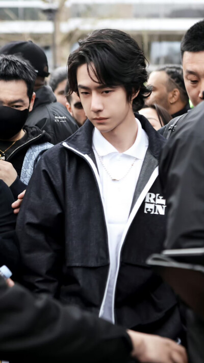 王一博
