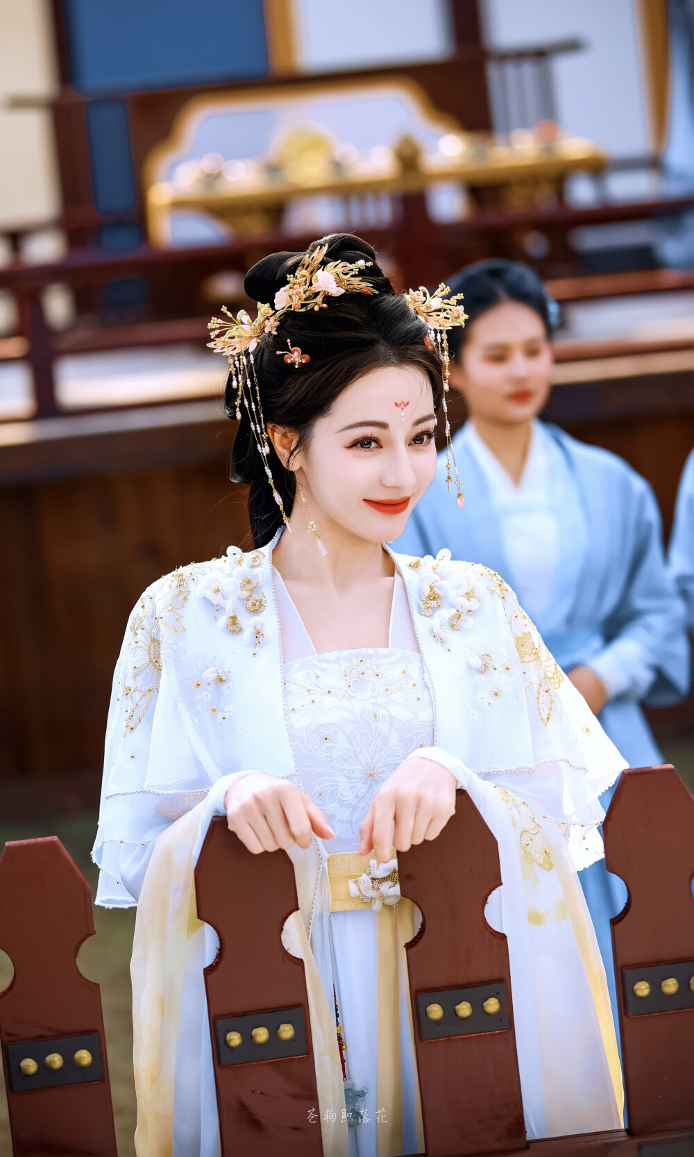 慕胥辞｜贺思慕
cr：苍狗照落花