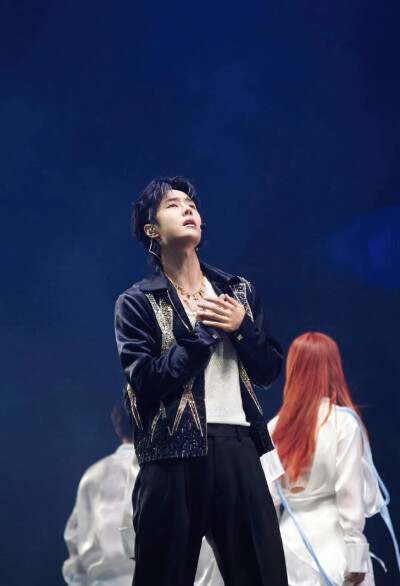 2024.8.24王一博Somebody Else's Arms【他人之怀】新歌首秀
王一博‖乐华家族十五周年演唱会