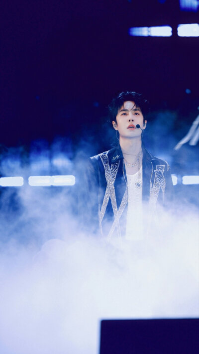 2024.8.24王一博Somebody Else's Arms【他人之怀】新歌首秀
王一博‖乐华家族十五周年演唱会