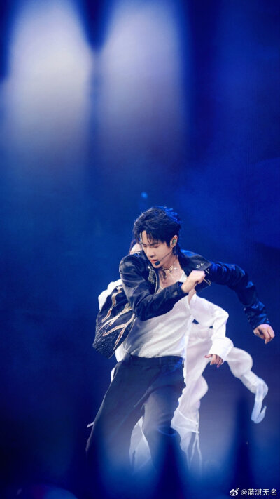 2024.8.24王一博Somebody Else's Arms【他人之怀】新歌首秀
王一博‖乐华家族十五周年演唱会