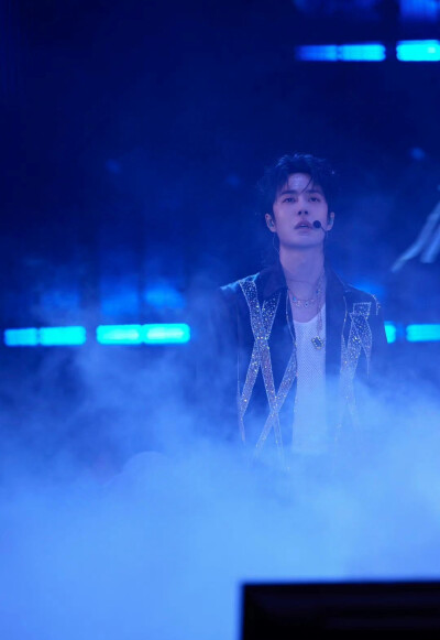 2024.8.24王一博Somebody Else's Arms【他人之怀】新歌首秀
王一博‖乐华家族十五周年演唱会