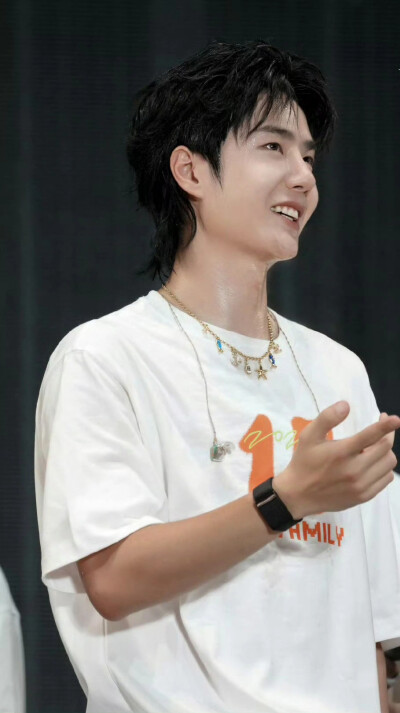 2024.8.24王一博Somebody Else's Arms【他人之怀】新歌首秀
王一博‖乐华家族十五周年演唱会