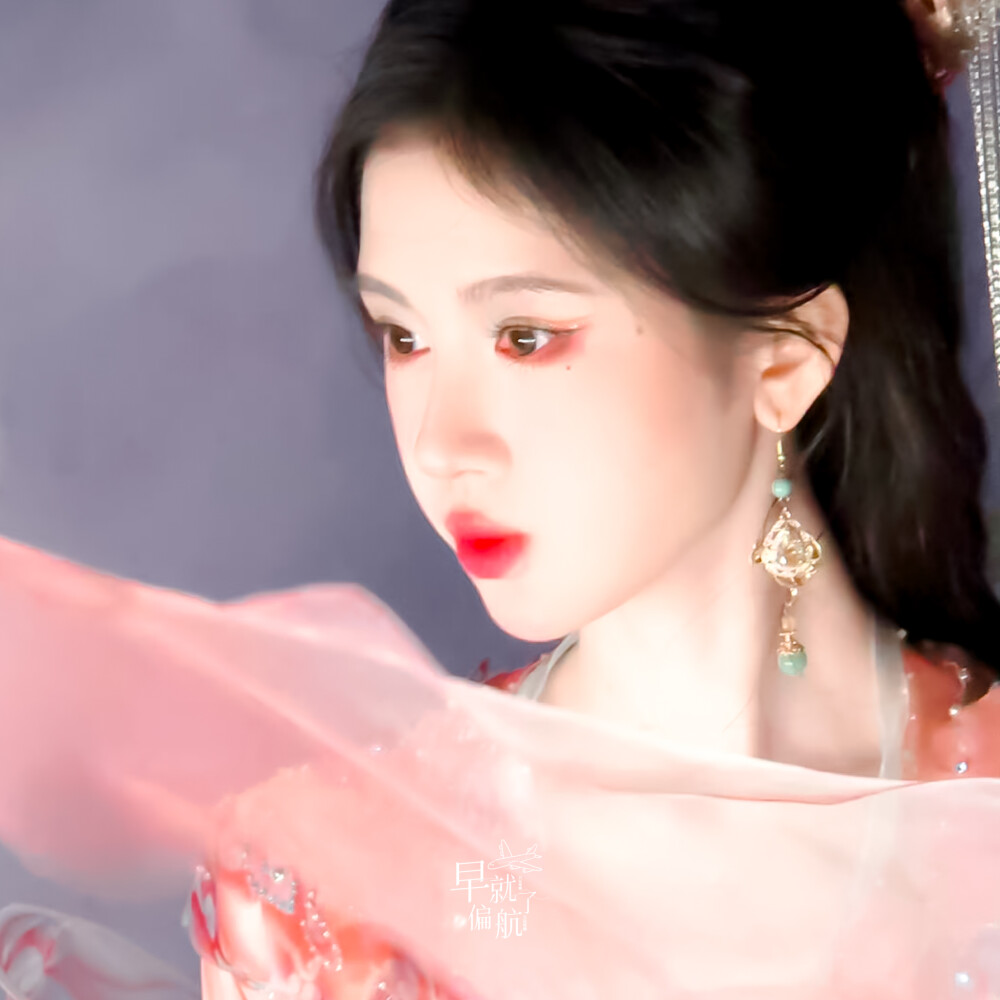 鞠婧祎