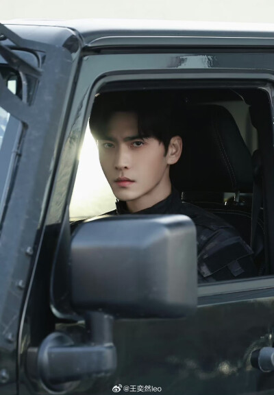 王奕然～～～禁欲系