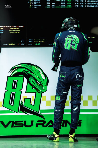 王一博～～～侧颜