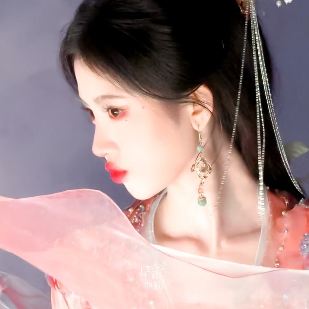 鞠婧祎