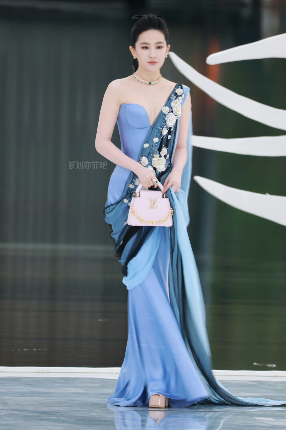 刘亦菲