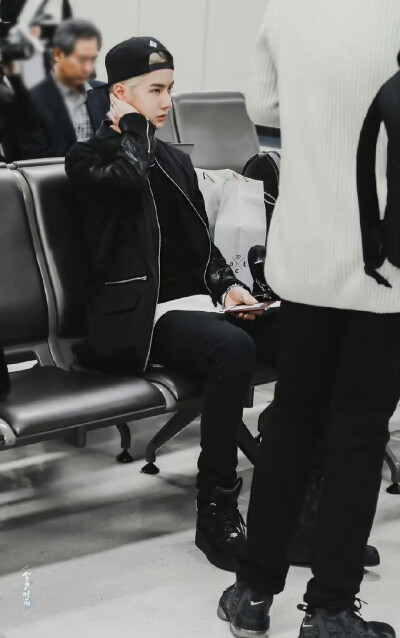 王一博/机场丹丹