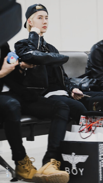 王一博/机场丹丹