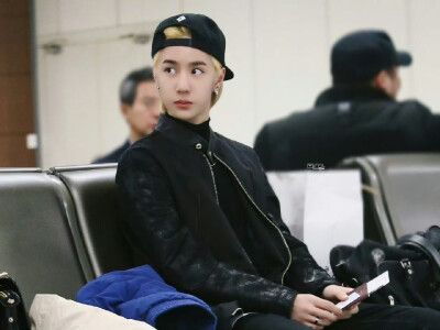 王一博/机场丹丹