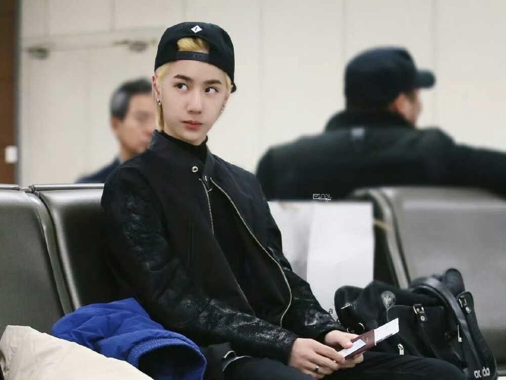 王一博/机场丹丹