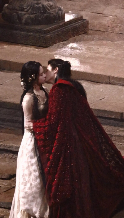 月鳞绮纪 曾舜晞＆陈都灵
图源vb 