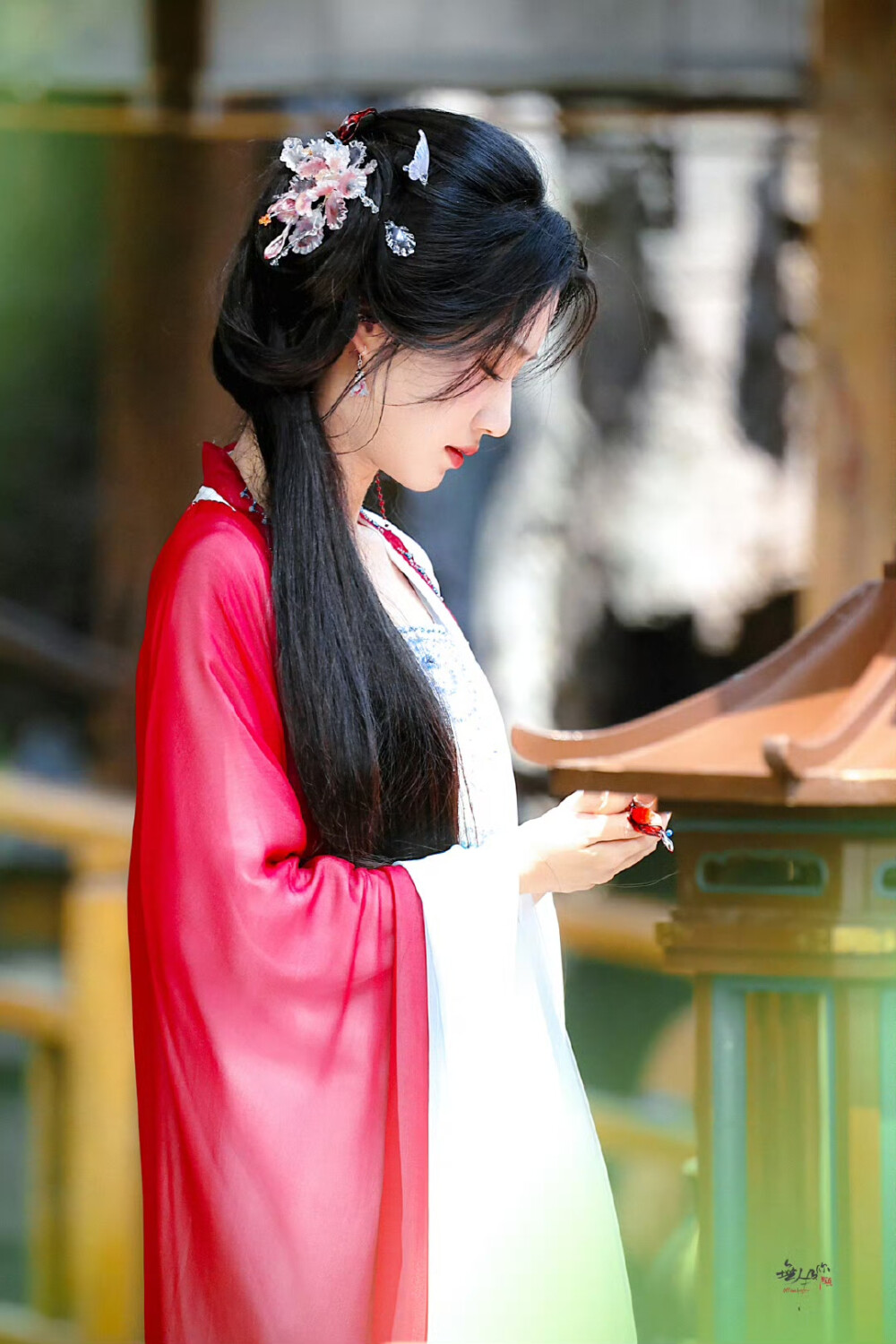 入青云｜明意
cr：无人及你丨卢昱晓