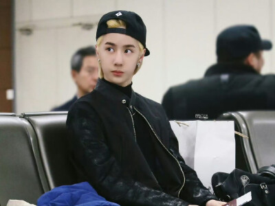 王一博/机场丹丹