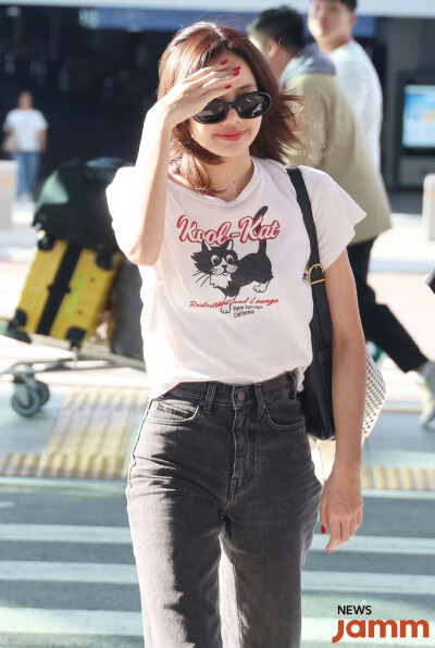 BY爱喝可乐的古娜小姐 韩国 Lisa