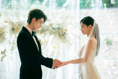 BY爱喝可乐的古娜小姐 与恶魔有约