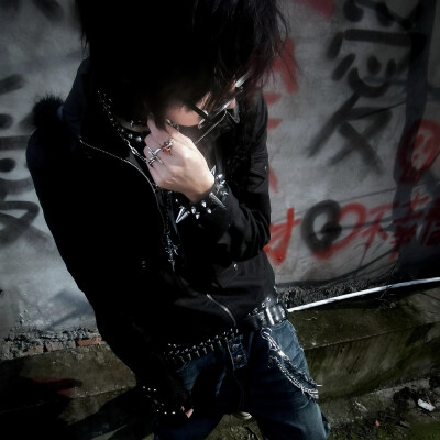 ✞