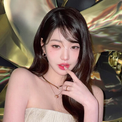 张元英