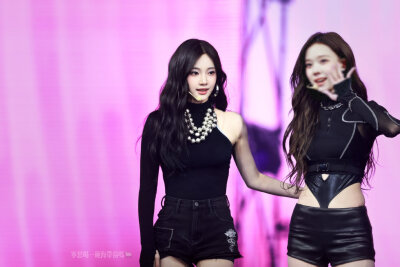 愚人节站姐图-宁艺卓NINGNING