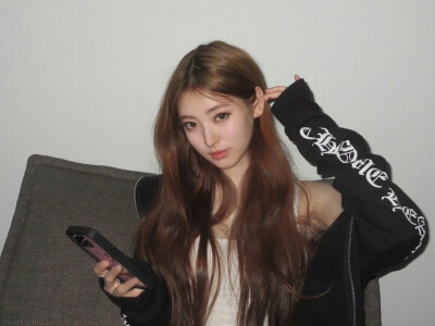 MEOVV Anna田中杏奈