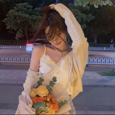 明媚女头