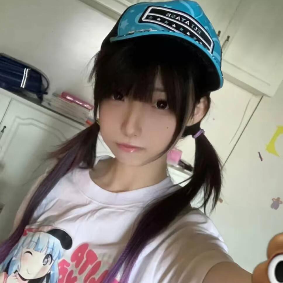 ✰