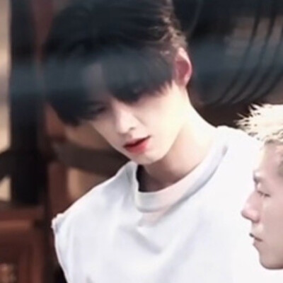 何与