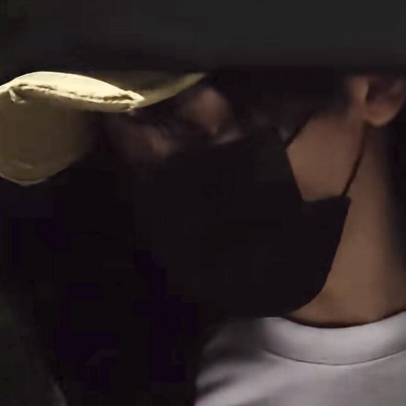 小猫眼睛亮亮的