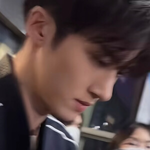闫桉