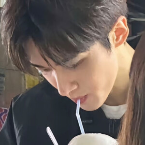 闫桉
