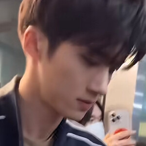 闫桉