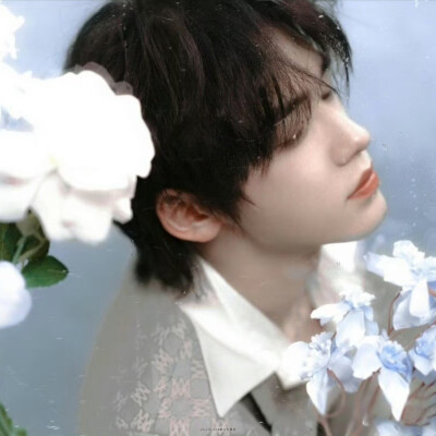 Drowning in this moody spin｀雨天留声机
*宋亚轩