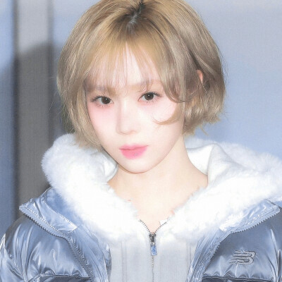 莫斯科下雪了，亲爱的请不要为我哭泣。