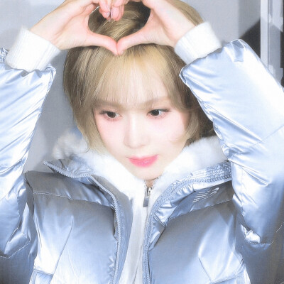 莫斯科下雪了，亲爱的请不要为我哭泣。