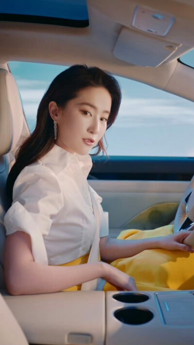 刘亦菲华为鸿蒙智行智界品牌大使2025.4.7