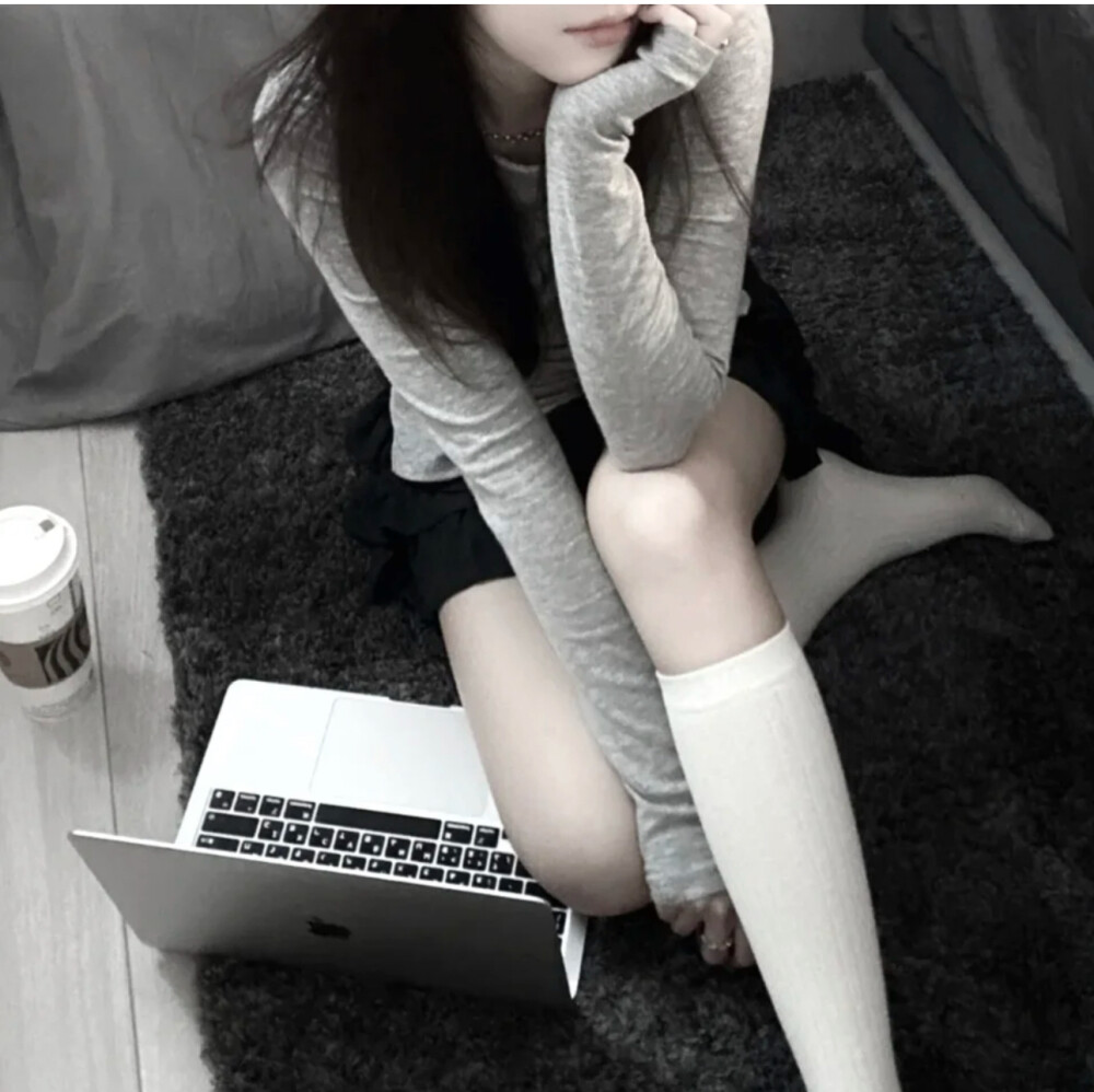 女