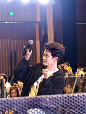 阳光开朗大男孩儿