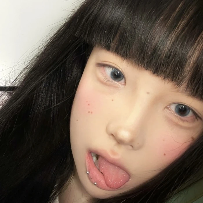女.