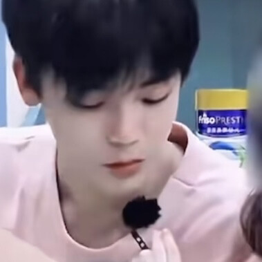 轻轻的亲亲