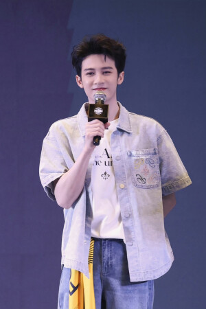 阳光开朗大男孩儿