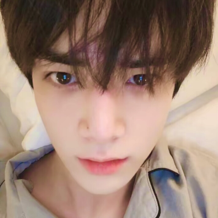 我承认我说话无聊还爱卖点烂萌